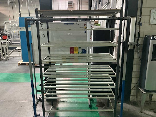 Diverse rekken en whiteboards (4x) - afbeelding 4 van  8