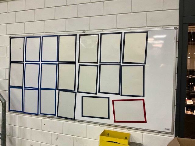 Diverse rekken en whiteboards (4x) - afbeelding 8 van  8