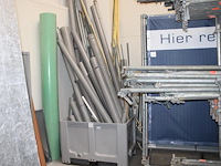 Diverse restanten pvc pijp in en om accubox. let op! excl. metalen buizen. inclusief box - afbeelding 1 van  3