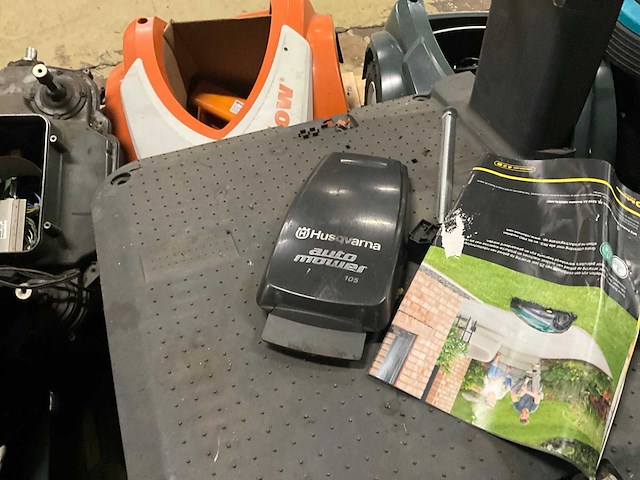 Diverse robotmaaier onderdelen - afbeelding 13 van  22