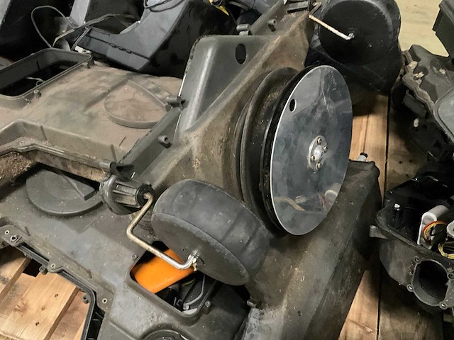 Diverse robotmaaier onderdelen - afbeelding 17 van  22