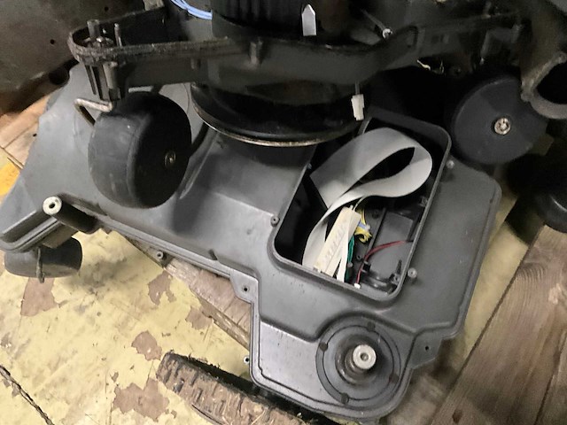 Diverse robotmaaier onderdelen - afbeelding 19 van  22