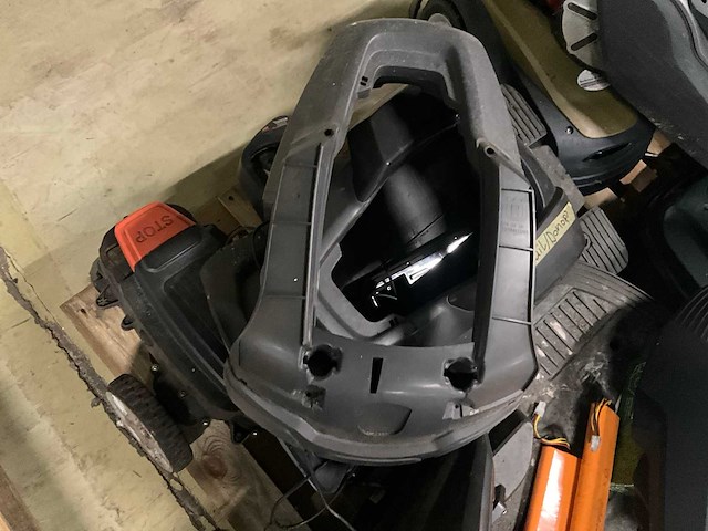 Diverse robotmaaier onderdelen - afbeelding 4 van  22