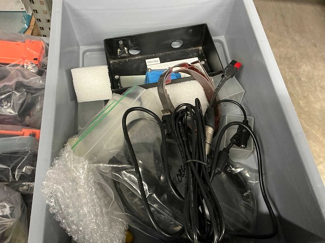 Diverse robotonderdelen - afbeelding 3 van  14