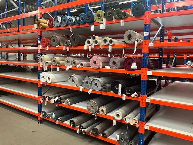 Diverse rollen bravour meubelstof / textiel (68x) - afbeelding 1 van  33