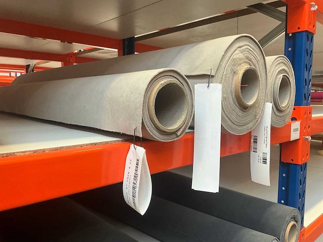 Diverse rollen bruut, smile en jump meubelstof en textiel (75x) - afbeelding 10 van  32
