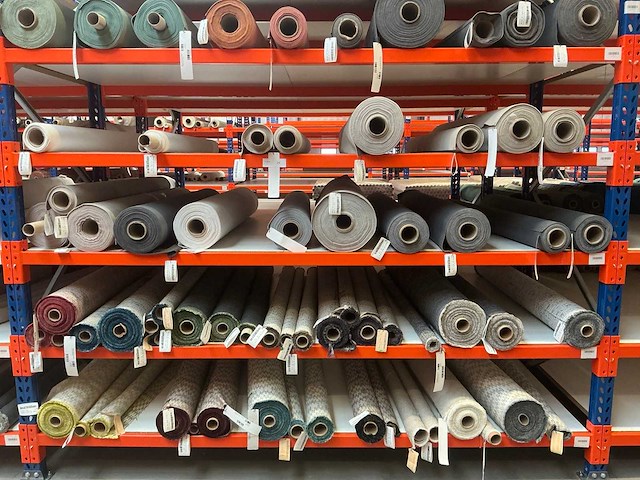 Diverse rollen bruut, smile en jump meubelstof en textiel (75x) - afbeelding 1 van  32