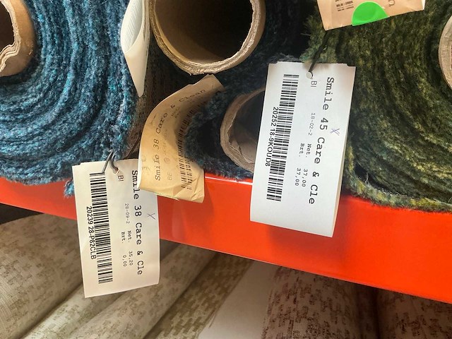 Diverse rollen bruut, smile en jump meubelstof en textiel (75x) - afbeelding 18 van  32