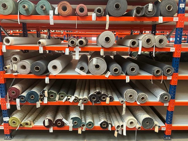 Diverse rollen bruut, smile en jump meubelstof en textiel (75x) - afbeelding 23 van  32