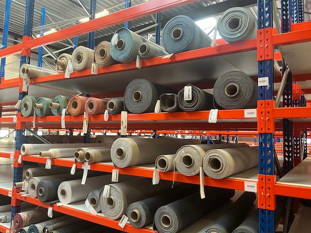 Diverse rollen bruut, smile en jump meubelstof en textiel (75x) - afbeelding 27 van  32