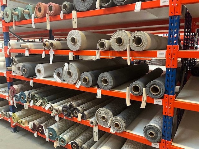 Diverse rollen bruut, smile en jump meubelstof en textiel (75x) - afbeelding 28 van  32