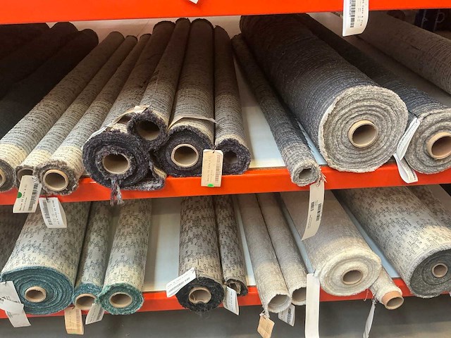 Diverse rollen bruut, smile en jump meubelstof en textiel (75x) - afbeelding 32 van  32