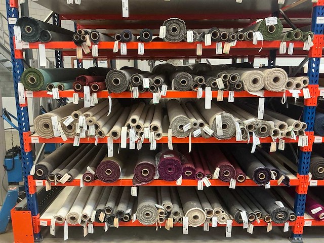 Diverse rollen discover meubelstof / textiel (150x) - afbeelding 1 van  35
