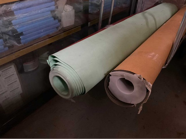 Diverse rollen linoleum ondervloer - afbeelding 5 van  7