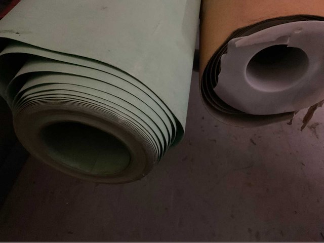 Diverse rollen linoleum ondervloer - afbeelding 6 van  7