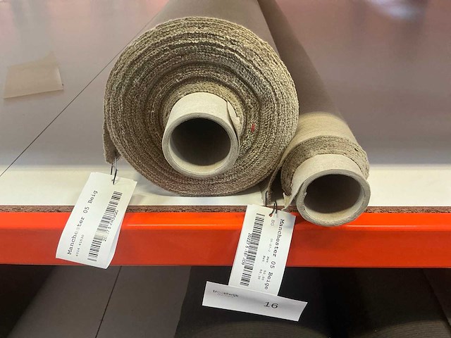 Diverse rollen meubelstof / textiel (18x) en 21 rollen kindermann meubelstof in doos - afbeelding 3 van  38