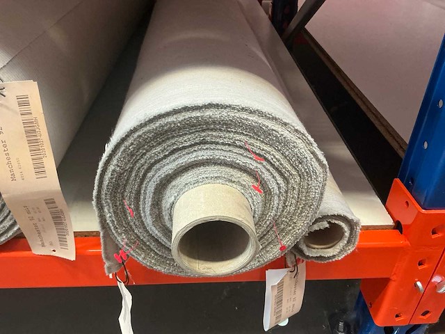 Diverse rollen meubelstof / textiel (18x) en 21 rollen kindermann meubelstof in doos - afbeelding 6 van  38