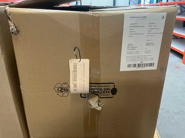 Diverse rollen meubelstof / textiel (18x) en 21 rollen kindermann meubelstof in doos - afbeelding 9 van  38