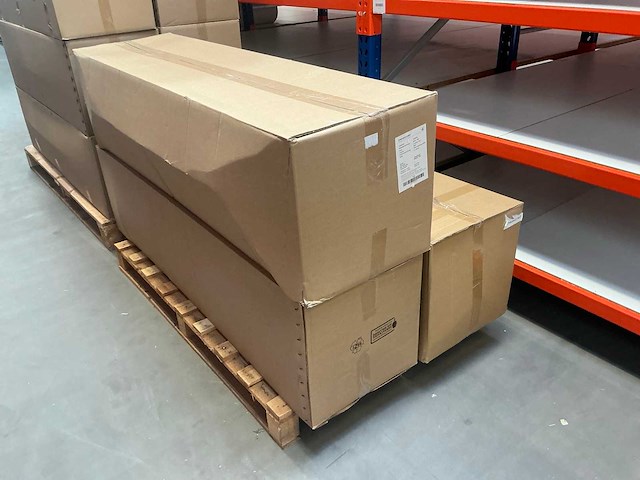 Diverse rollen meubelstof / textiel (18x) en 21 rollen kindermann meubelstof in doos - afbeelding 19 van  38