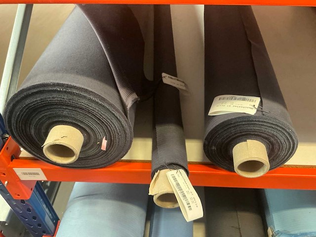 Diverse rollen meubelstof / textiel (18x) en 21 rollen kindermann meubelstof in doos - afbeelding 37 van  38