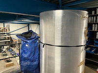Diverse rollen noppenfolie, polycarbonaat en grondzeil - afbeelding 1 van  7