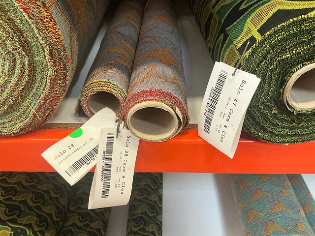 Diverse rollen pleasure, passion meubelstof / textiel (60x) - afbeelding 24 van  43