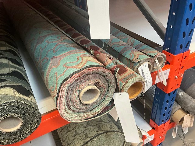 Diverse rollen pleasure, passion meubelstof / textiel (60x) - afbeelding 27 van  43