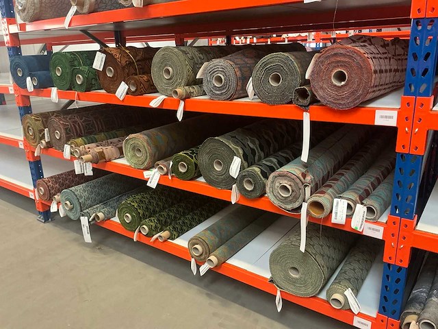 Diverse rollen pleasure, passion meubelstof / textiel (60x) - afbeelding 34 van  43