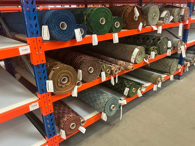 Diverse rollen pleasure, passion meubelstof / textiel (60x) - afbeelding 42 van  43