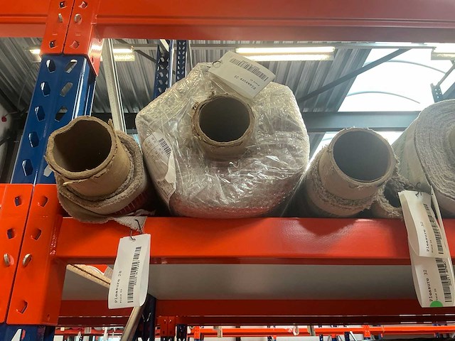 Diverse rollen pleasure, passion meubelstof / textiel (60x) - afbeelding 43 van  43