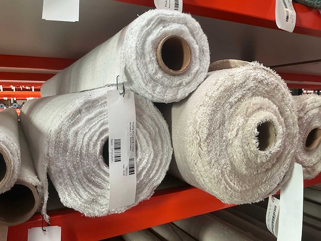 Diverse rollen poshy meubelstof / textiel (130x) - afbeelding 9 van  33