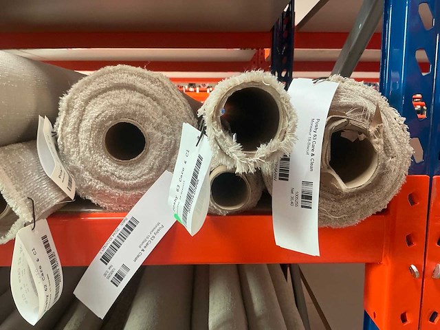 Diverse rollen poshy meubelstof / textiel (130x) - afbeelding 13 van  33