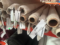 Diverse rollen poshy meubelstof / textiel (130x) - afbeelding 16 van  33