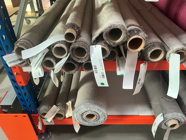 Diverse rollen poshy meubelstof / textiel (130x) - afbeelding 20 van  33