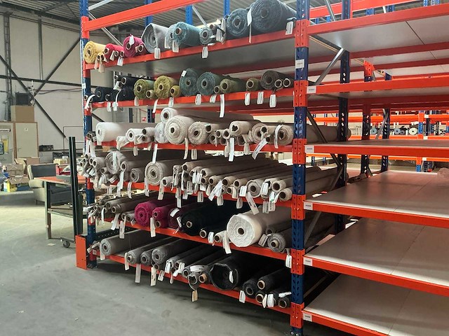 Diverse rollen poshy meubelstof / textiel (130x) - afbeelding 12 van  33