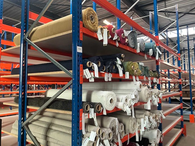 Diverse rollen poshy meubelstof / textiel (130x) - afbeelding 23 van  33