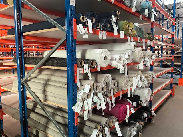 Diverse rollen poshy meubelstof / textiel (130x) - afbeelding 28 van  33