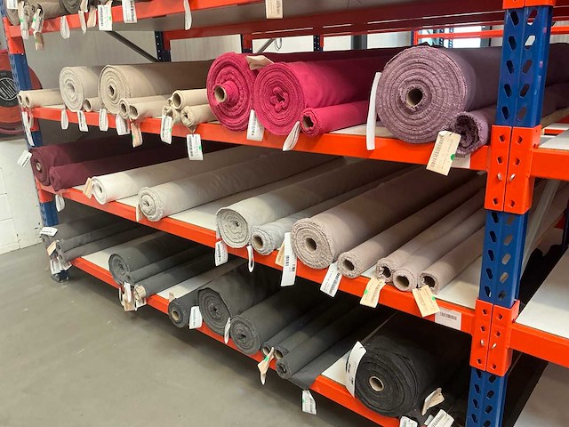 Diverse rollen splended meubelstof / textiel (100x) - afbeelding 36 van  40