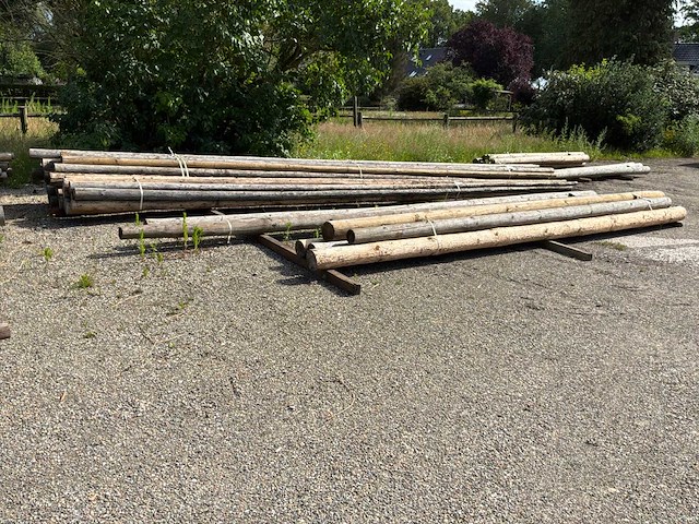 Diverse ronde palen (53x) - afbeelding 1 van  6