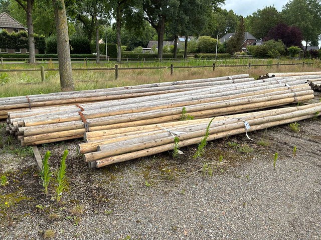 Diverse ronde palen (62x) - afbeelding 1 van  6