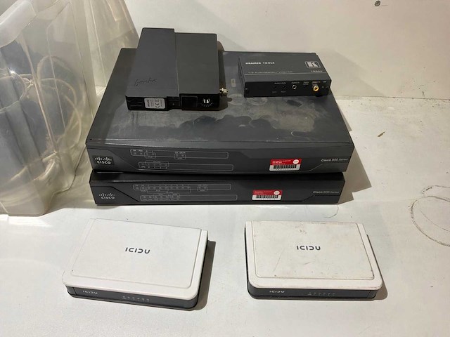 Diverse routers en toebehoren - afbeelding 2 van  3