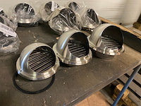 Diverse rvs buitenrooster en ventilatieventielen - afbeelding 2 van  9