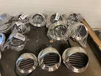 Diverse rvs buitenrooster en ventilatieventielen - afbeelding 6 van  9