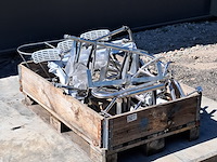 Diverse rvs en metalen boot onderdelen - afbeelding 1 van  8