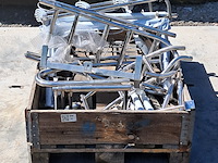 Diverse rvs en metalen boot onderdelen - afbeelding 2 van  8