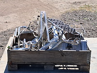 Diverse rvs en metalen boot onderdelen - afbeelding 4 van  8