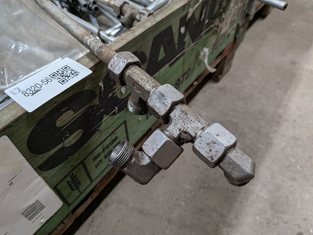 Diverse rvs hydrauliekleidingen - afbeelding 3 van  7