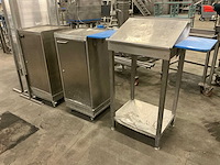 Diverse rvs inventaris - afbeelding 5 van  7