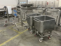 Diverse rvs inventaris - afbeelding 7 van  7