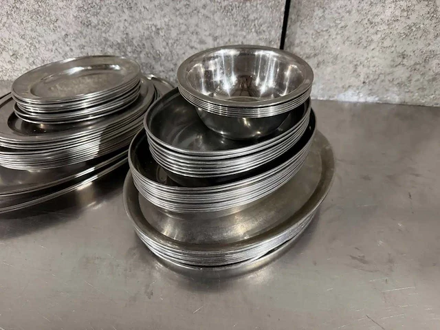 Diverse rvs plateaus (60x) - afbeelding 3 van  6